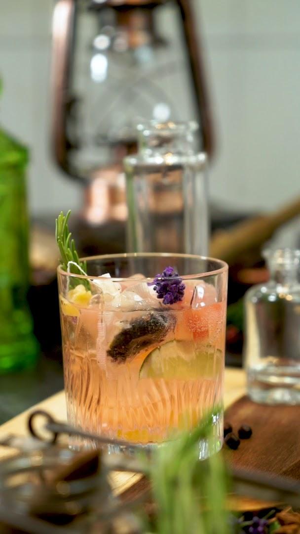 Memsahib's Lounge photo 3